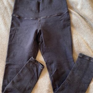 Avocado Tone It Up leggings